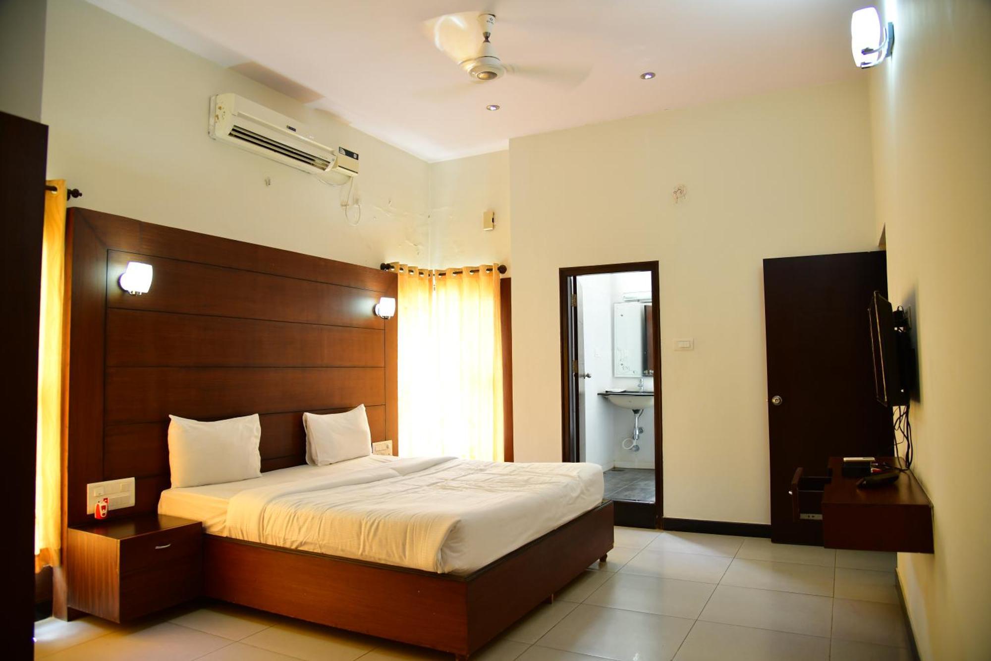 Nijaguna Resorts Chāmrājnagar Eksteriør bilde