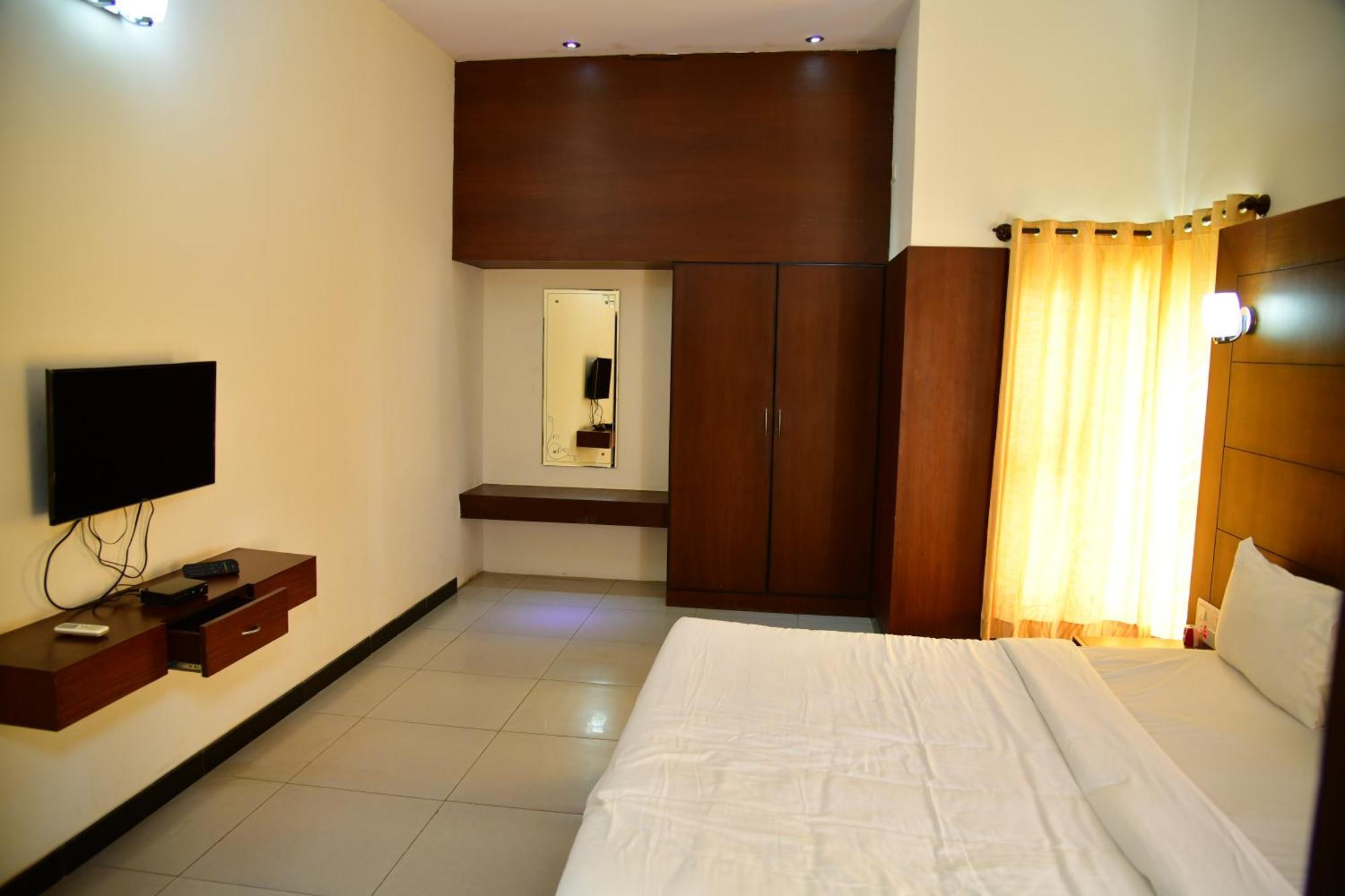 Nijaguna Resorts Chāmrājnagar Eksteriør bilde