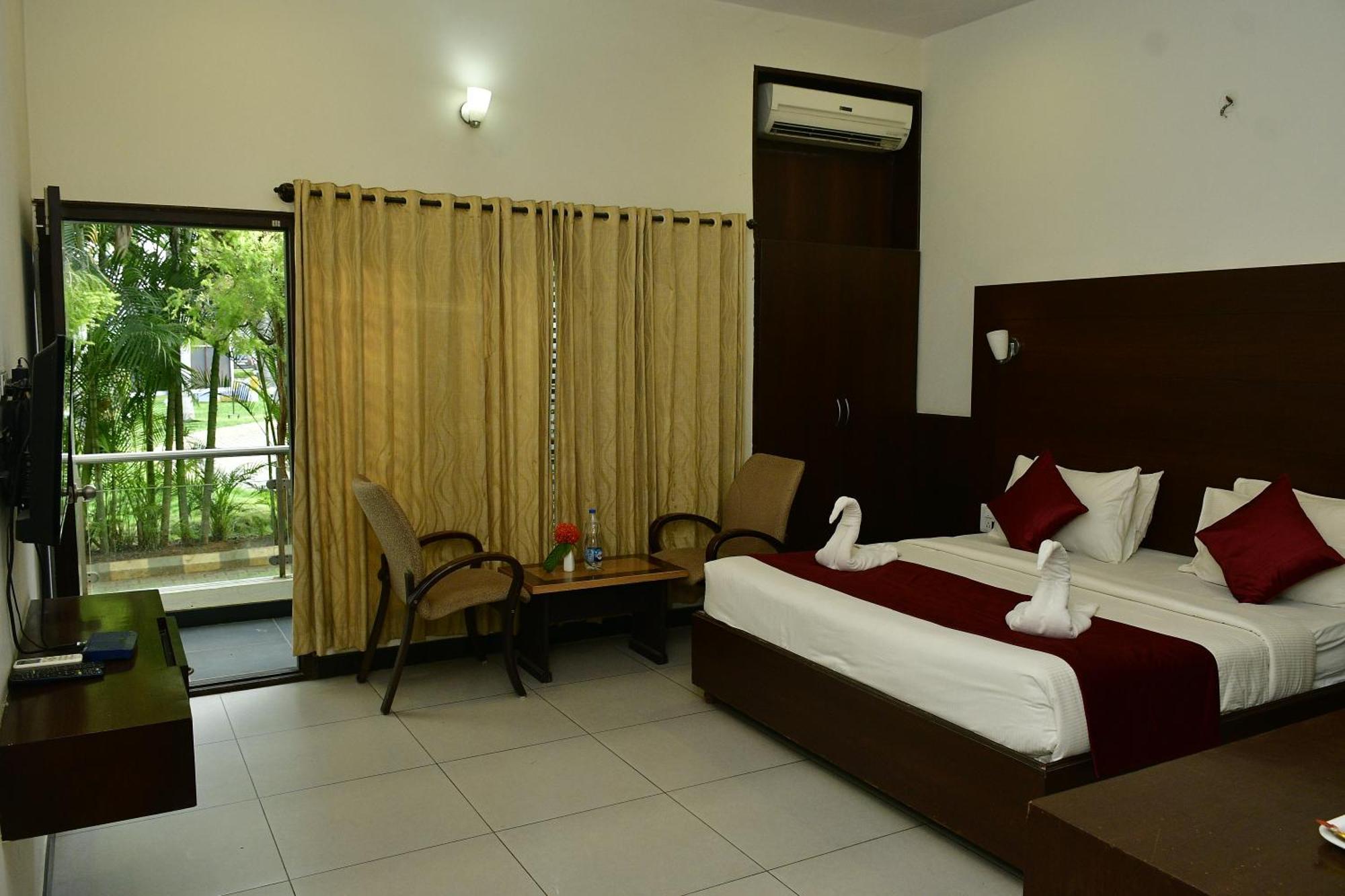 Nijaguna Resorts Chāmrājnagar Eksteriør bilde