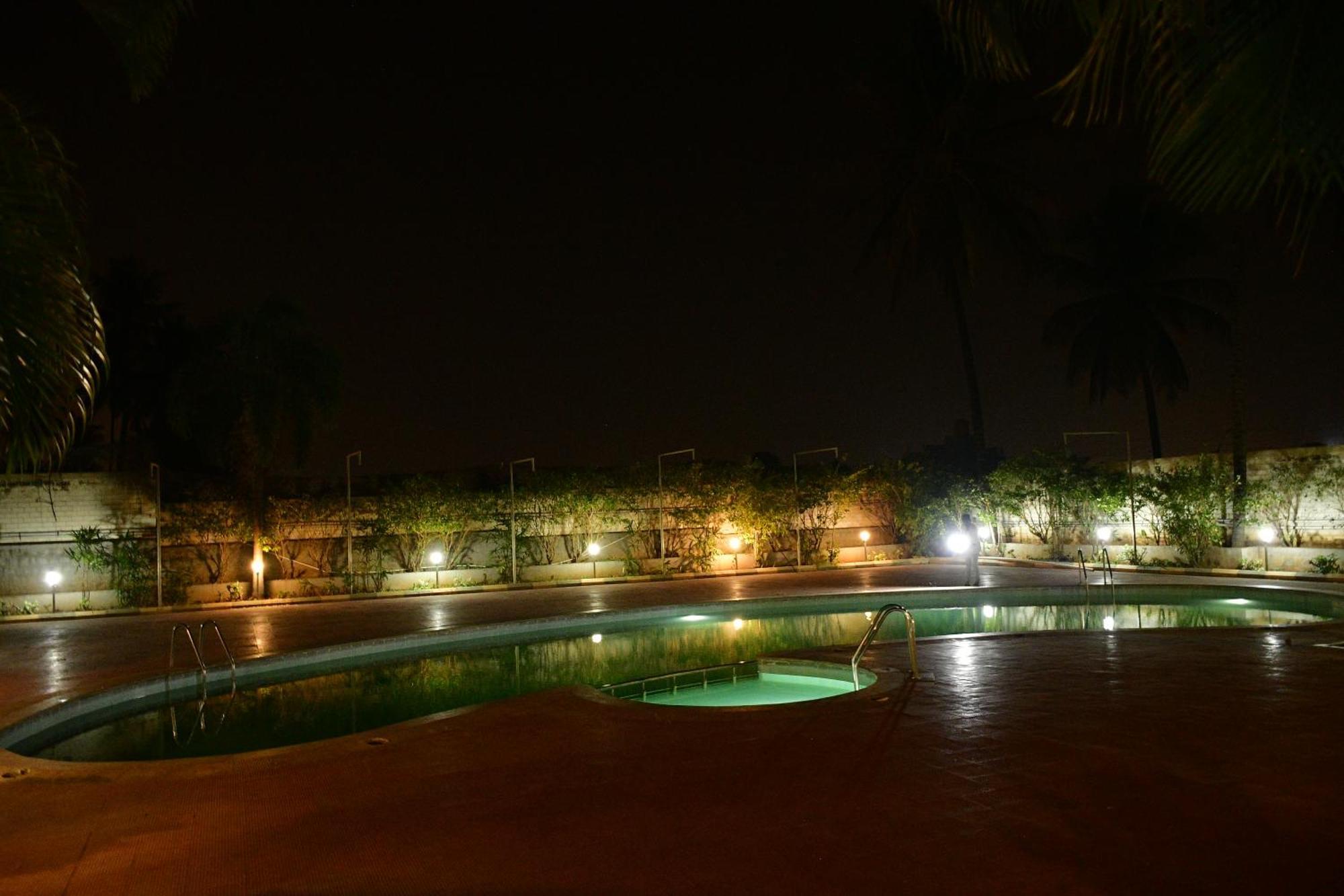 Nijaguna Resorts Chāmrājnagar Eksteriør bilde